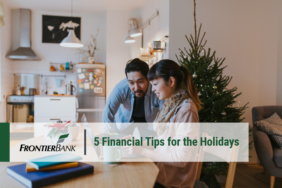5 Financial Tips for the Holidays with text